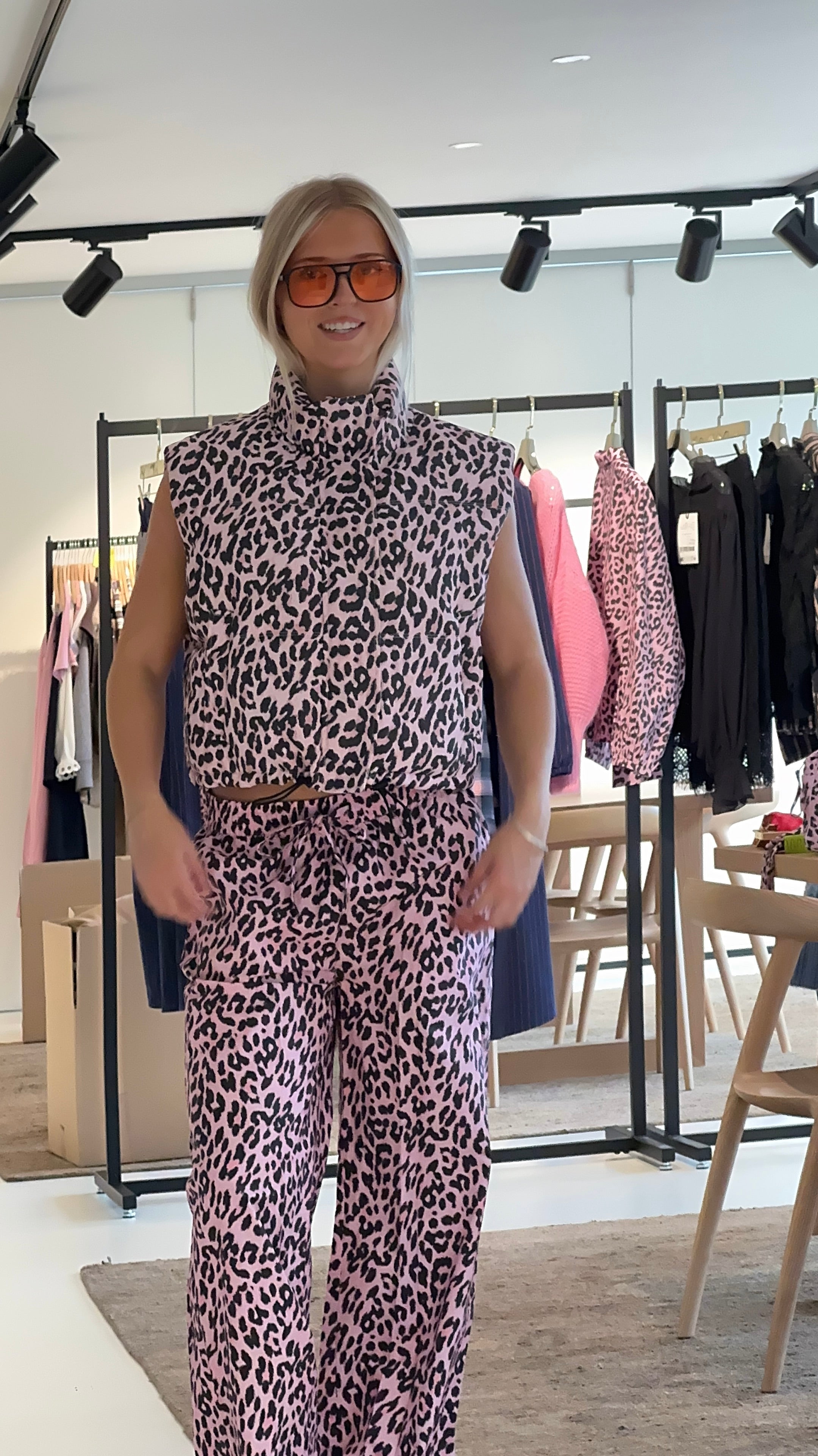 Sada Vest Leopard Pink