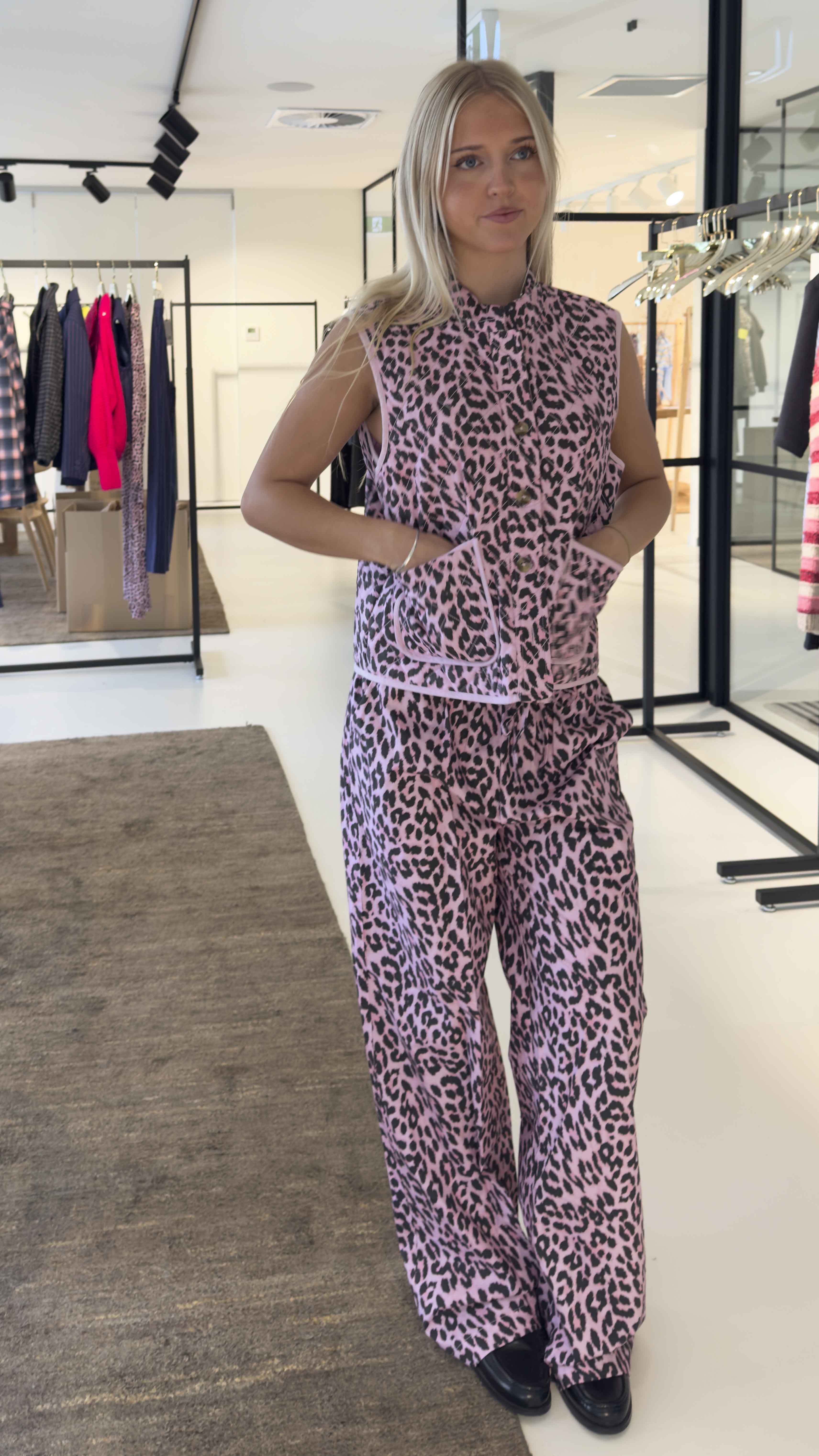 Cairo Vest Pink Leopard