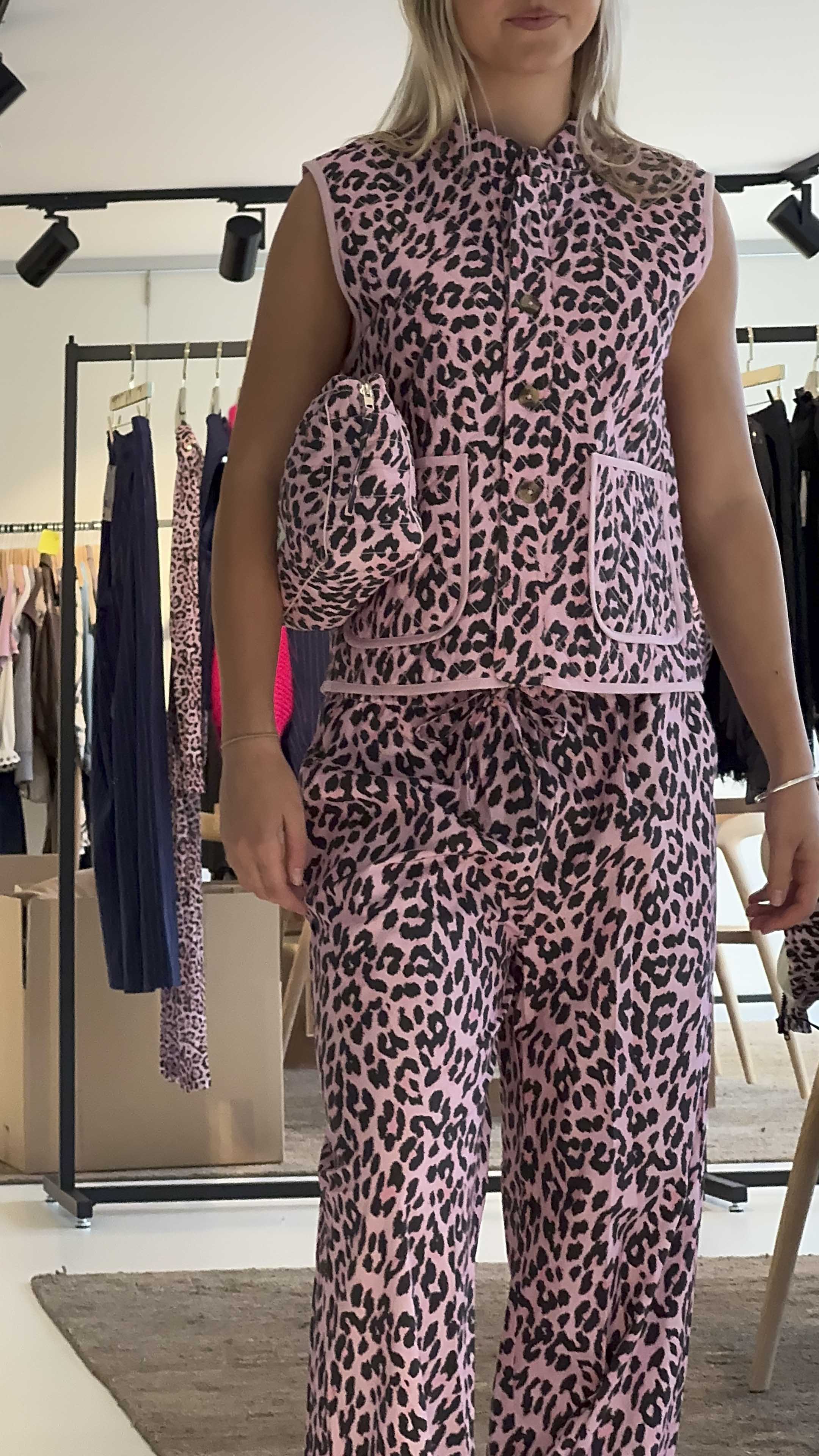 Cairo Vest Pink Leopard
