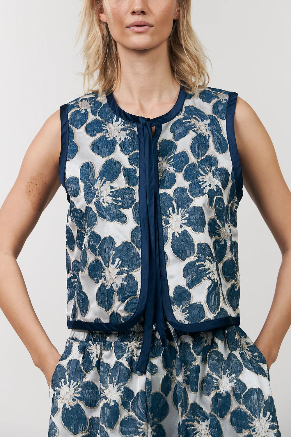 Liv Vest