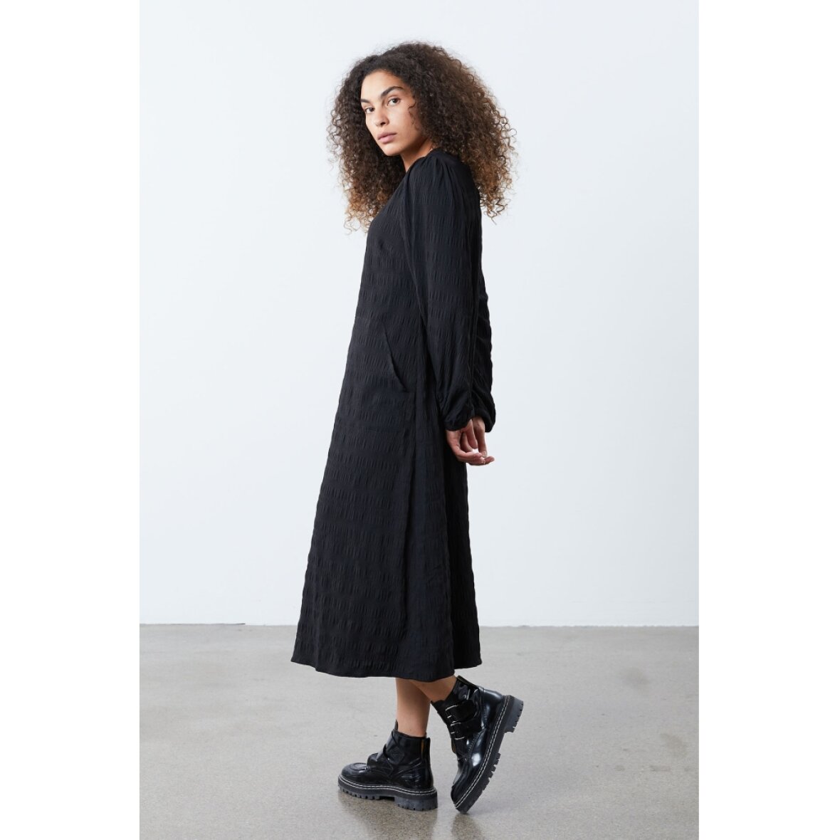 Lucas Midi Dress Black